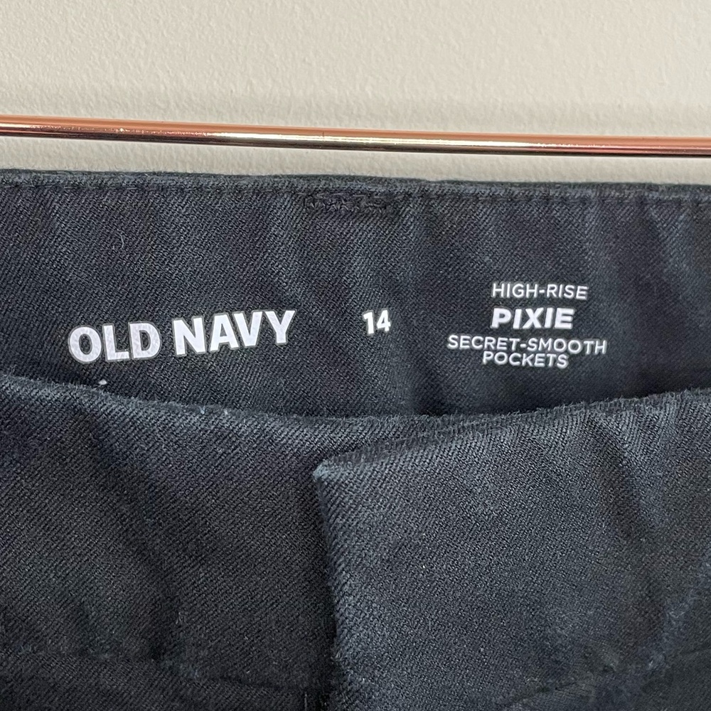 Old Navy Black High Rise Pixie Skinny Full Length Pants - Picture 4 of 5